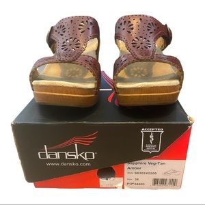 Dansko Sapphire Veg-Tan Amber Sandles EU 38 US 7.5